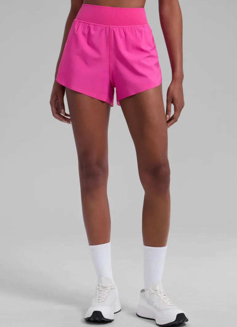 Feathery-Fit Soft Dolphin Lined Shorts 3''