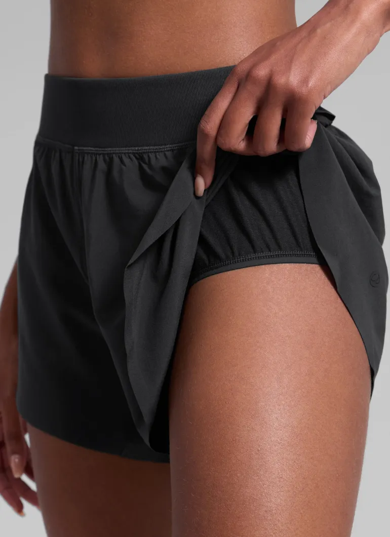 Feathery-Fit Soft Lined Mid Rise Shorts 4''