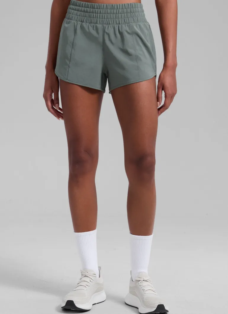 Feathery-Fit Soft Lined Zip Pocket Shorts 2.5''