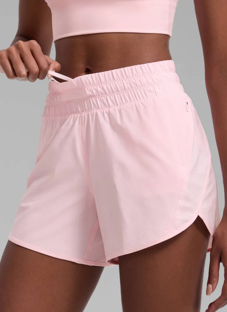 Feathery-Fit Soft Mid Rise Lined Shorts 5''