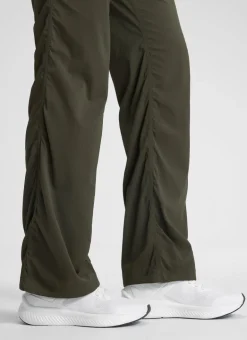 Lightweight Straight Leg Pocket Pant 30