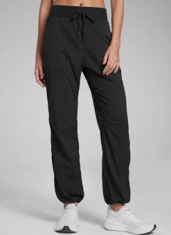 Lightweight Straight Leg Workout Pocket Pant 28