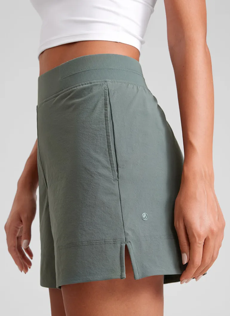 Linerless High Rise V Slit Pocket Shorts 4"