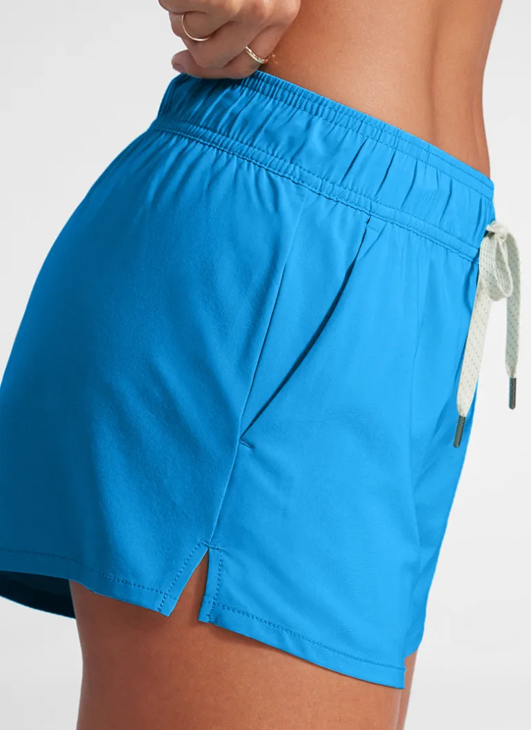 Mid Rise Side Splits Liner Pocket Shorts 3"