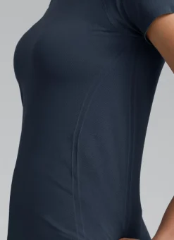 Seamless Hip Length Short Sleeve