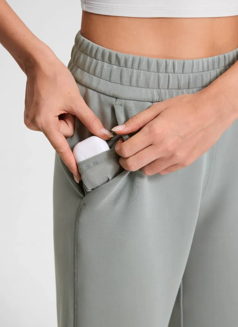 SoftAura Modal High Rise Pocket Sweatpant 24"