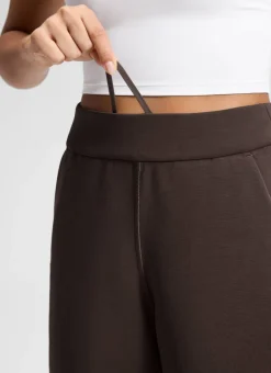 SoftAura Wide Leg Cropped Sweatpant 25