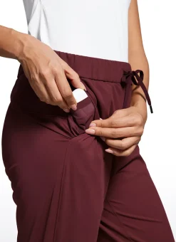 Stretch Cropped Pocket Pant 23''