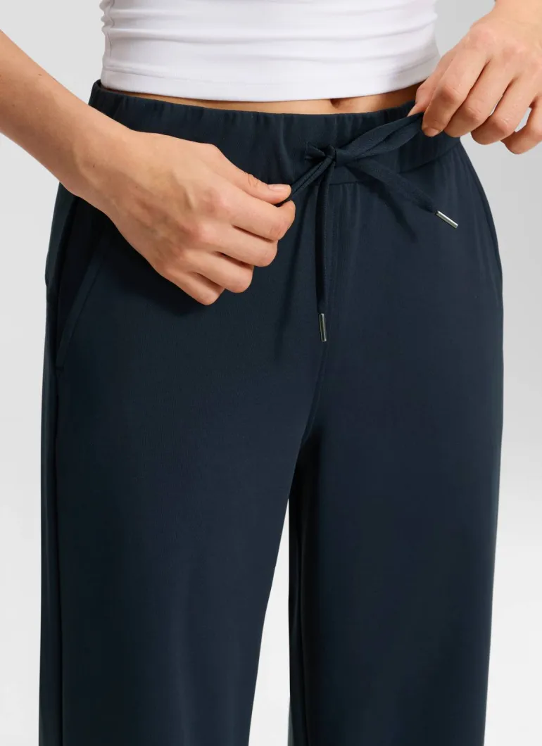 Walk the City Pocket Straight Leg Pant 30"